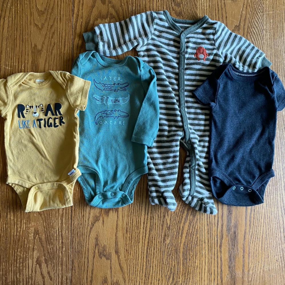 Baby Boys' Bundle of 3 One-Piece Bodysuits & Sleeper